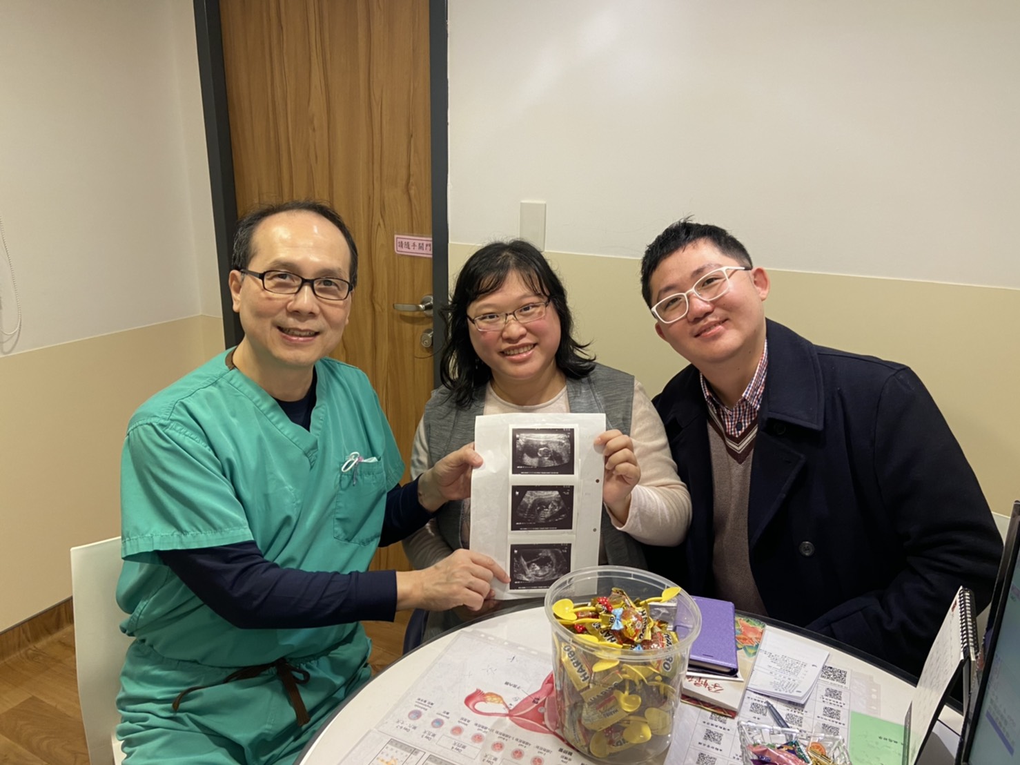 因為多囊性卵巢的問題,讓我在求子過程走了很多冤忘路,非常感謝黃醫師及全體醫療團隊專業又溫暖的服務,讓我們夫妻成就當爸媽的心願,希望我們的好孕,繼續傳遞下去!