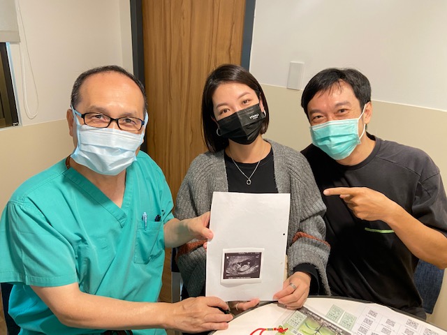 因第一胎很順利就懷孕成功,再決定嘗試要第二胎時,一開始非常用心試了兩年多都沒有消息,經檢查發現雙側輸卵管阻塞時 非常失望又難過,有一種被宣判的什麼事的感覺