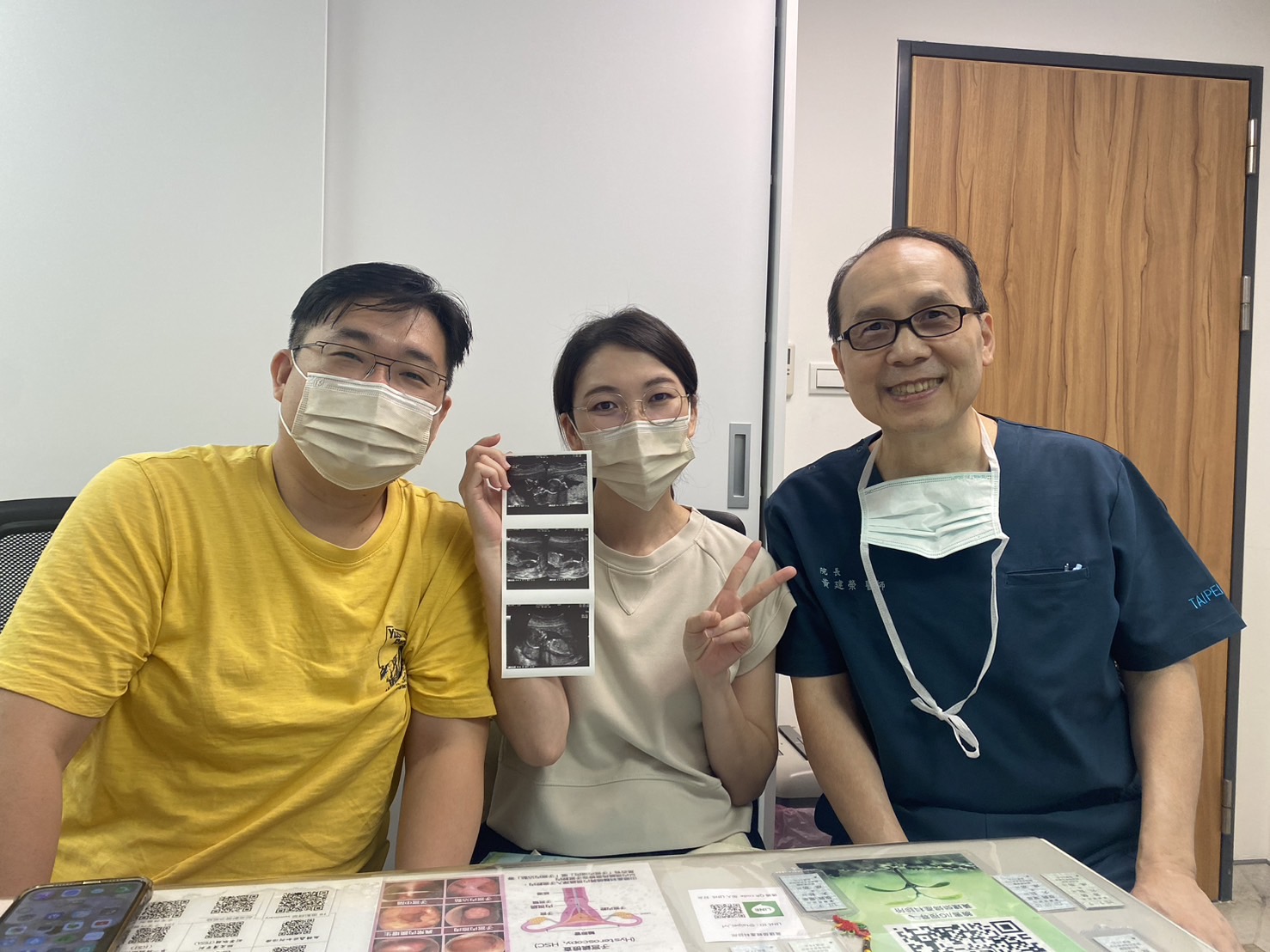 取卵取了六次,前2次在外院,因AMH值只有1.3有早衰的問題也找不到要如何調整改善,直到與黃主任不斷的討論,每次很有耐心的提出”建議”這真的是我們很需要的!!