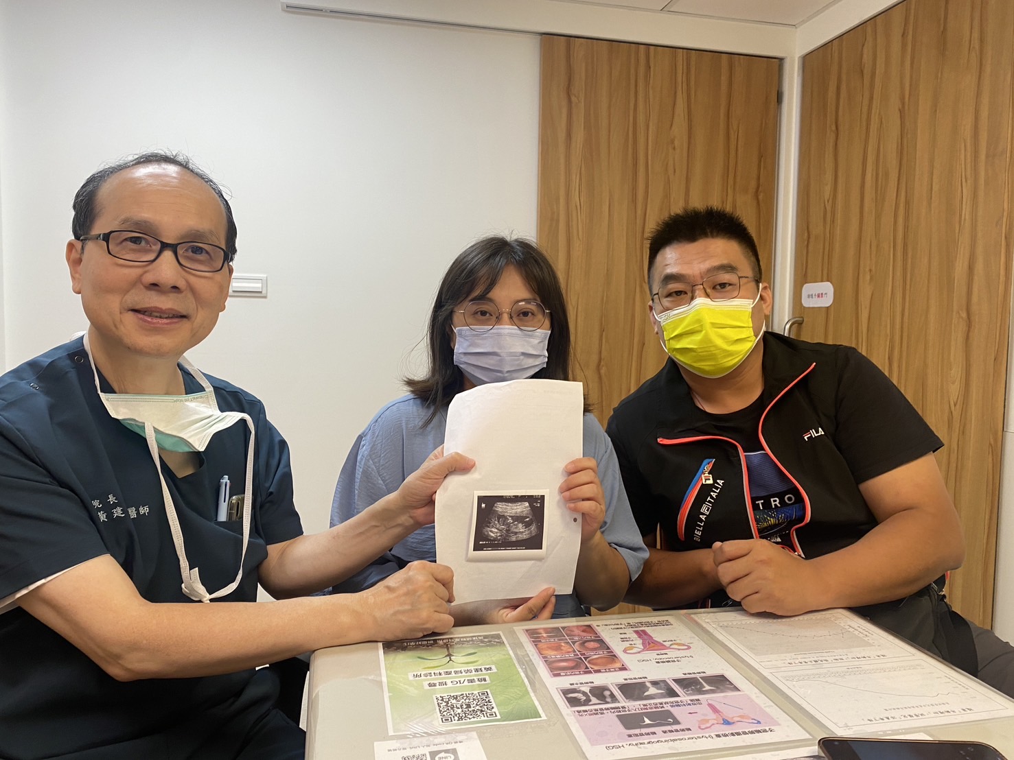 過程中取卵一次(9顆),其中3顆胚胎做PGS,結果皆正常,於是進行胚胎解凍植入,非常幸運的是一次成功,於3月初迎來喜訊。